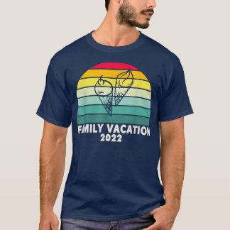Family Vacation 2022 Vintage Cream Retro Summer  T-Shirt