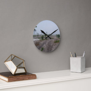 FARM RISE ROUND CLOCK