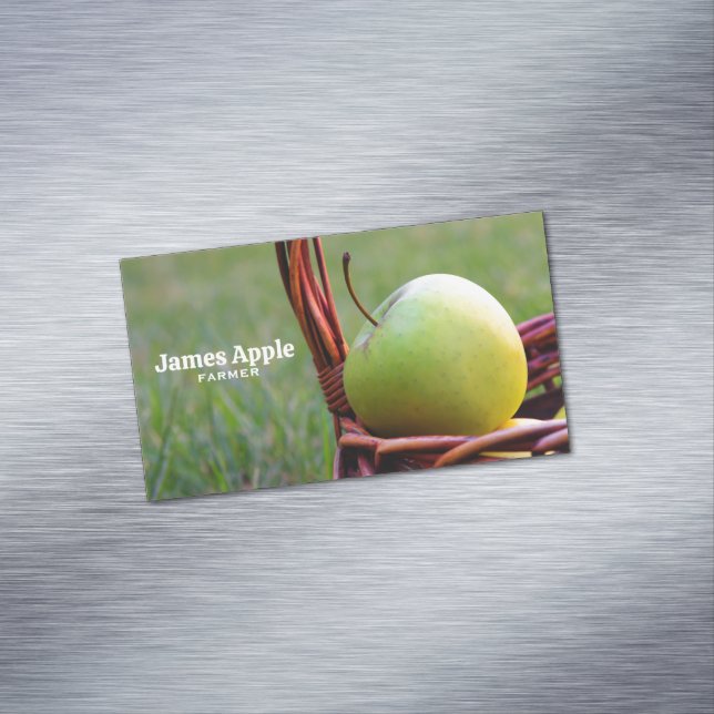 Farmer, apples magnetic business card (In Situ)