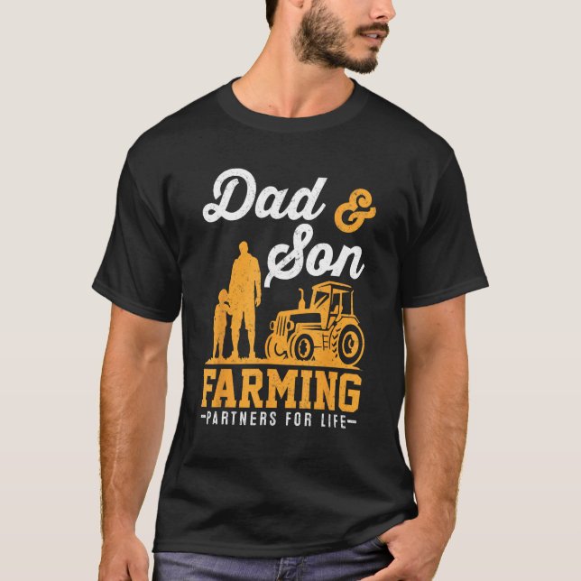Farmer Family Dad And Son Farming Matching Boys Fa T-Shirt (Front)