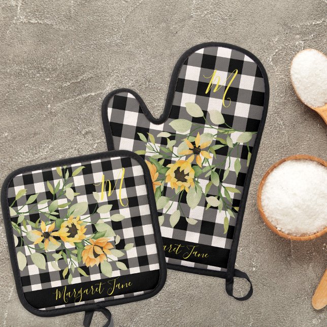 Farmhouse kitchen floral monogram name plaid oven mitt & pot holder set (Creator Uploaded)