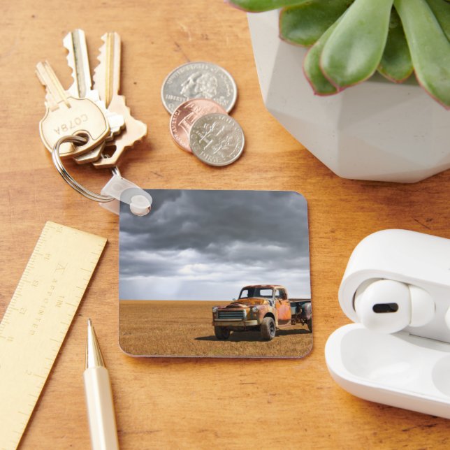 Farms | Old Truck in Field Key Ring (Desk)