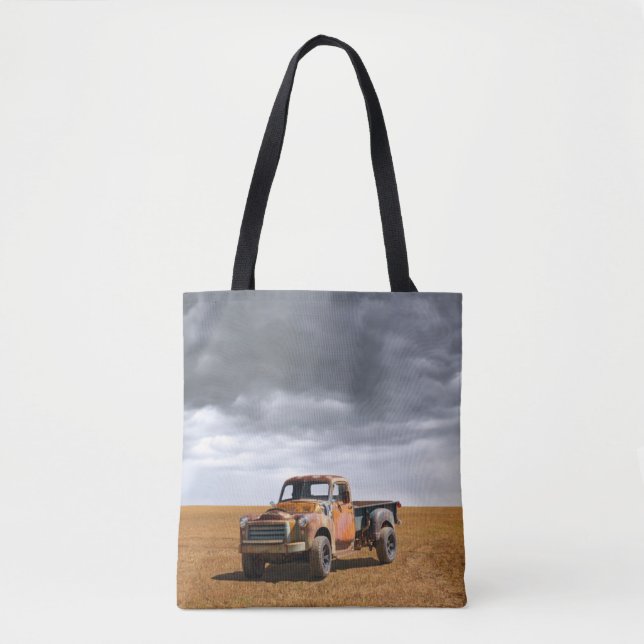 Farms | Old Truck in Field Tote Bag (Front)
