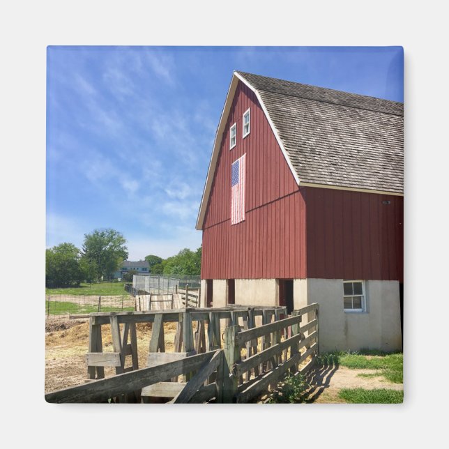 Farms | Red Barn With American Flag Magnet (Front)