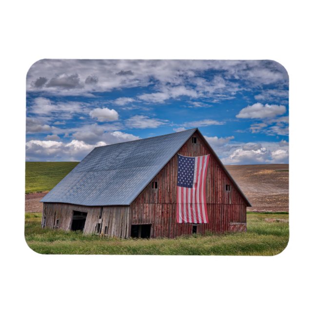 Farms | Rustic Red Barn With American Flag Magnet (Horizontal)