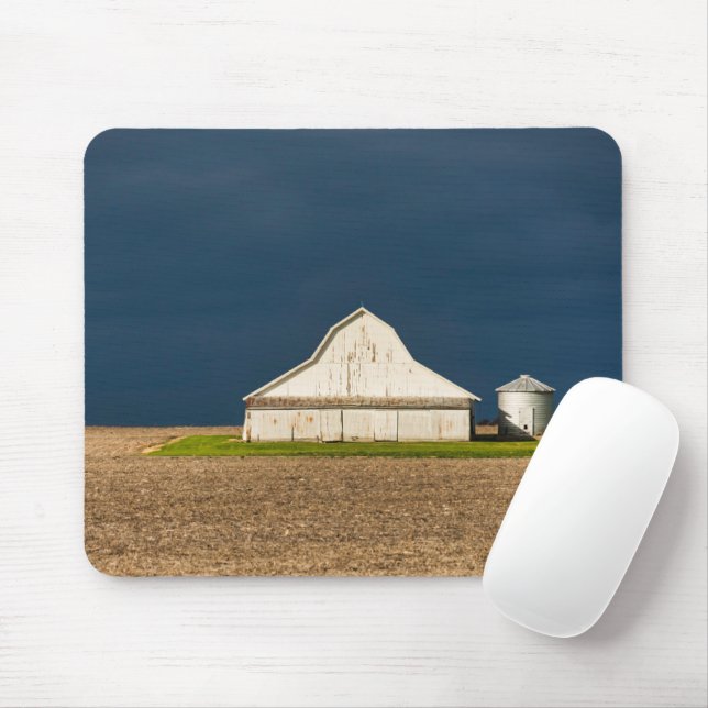 Farms | White Barn & Silo Mouse Pad (With Mouse)
