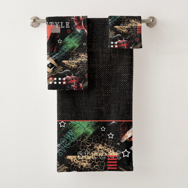 Fashionable abstract grunge bath towel set (Insitu)
