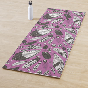 Feathers pattern yoga mat