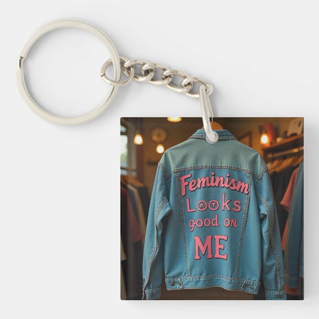 Feminism looks good on me key ring (Front)