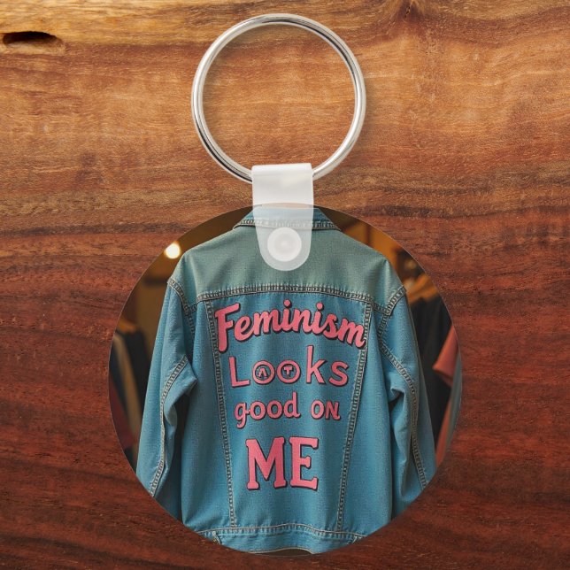 Feminism looks good on me key ring (Back)