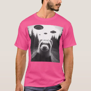 Ferret Selfie With Alien Ufo Funny Gifts For Men W T-Shirt