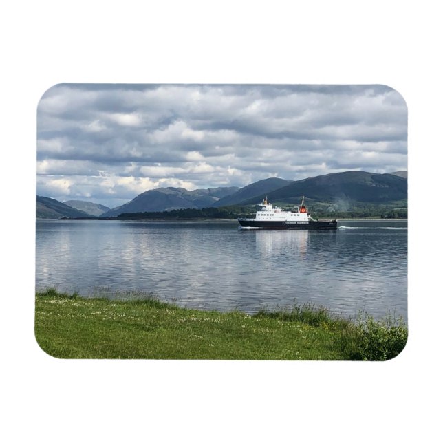 Ferry Sailing into Rothesay Bay, Isle of Bute on a Magnet (Horizontal)