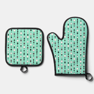 Festive pattern with string beads and jewelry star oven mitt & pot holder set