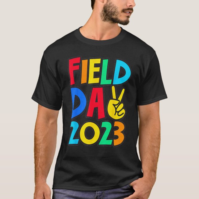 Field Day 2023 Peace Sign School Trip Teacher Stud T-Shirt (Front)