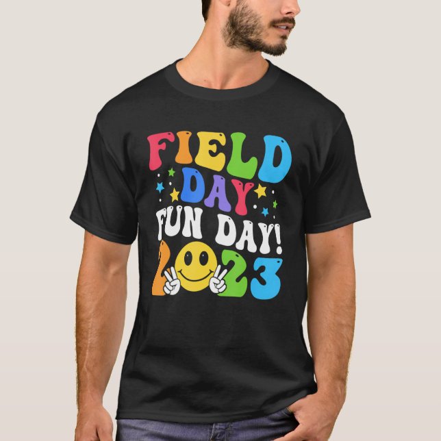 Field Day Fun Day 2023 Groovy Hippie School Sports T-Shirt (Front)
