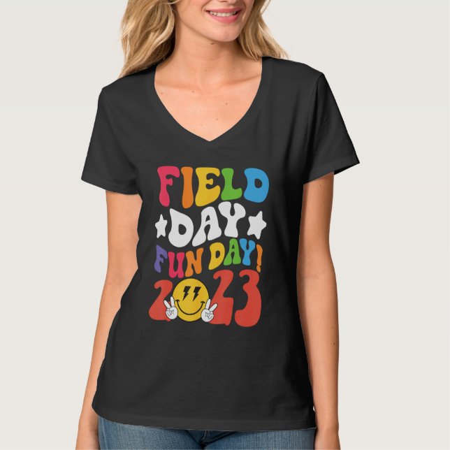 Field Day Fun Day 2023 Groovy School Trip Teacher  T-Shirt (Front)
