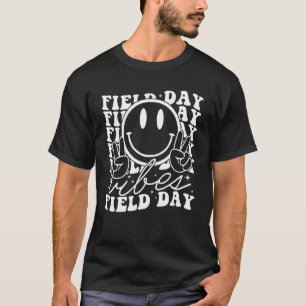 Field Day Vibes Groovy Smile Face Teacher Student  T-Shirt