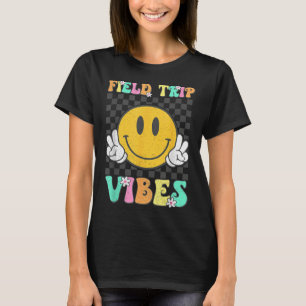 Field Trip Vibes Face Smile Retro Groovy Field Day T-Shirt