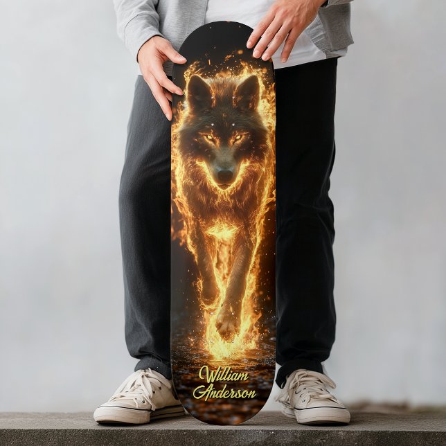 Fiery Glowing Wolf Skateboard (Fiery Glowing Wolf Skateboard)