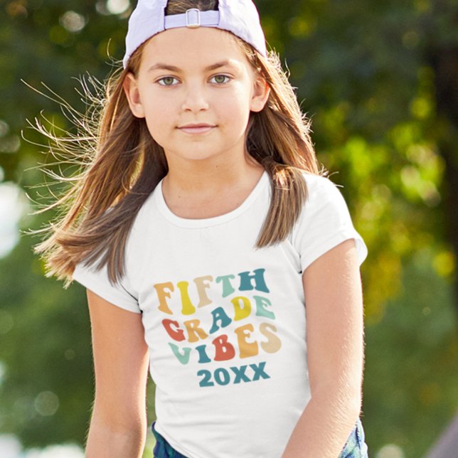 Fifth Grade vibes back to school retro  T-Shirt (Creator Uploaded)