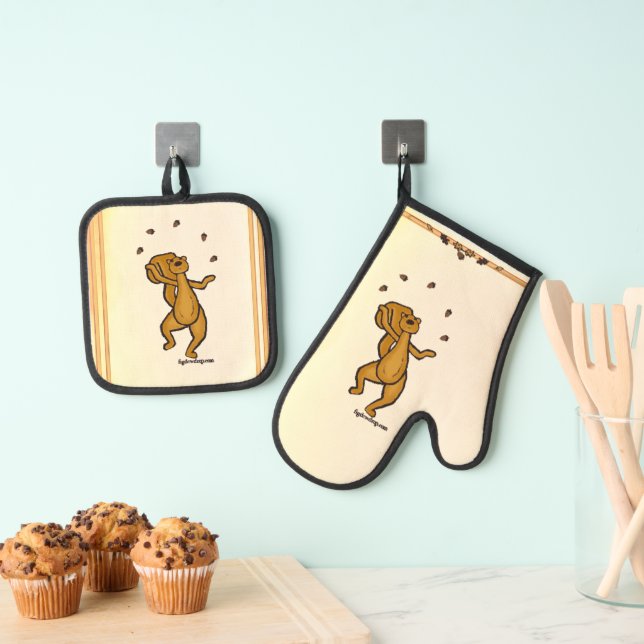 Figdewdrop Juggling Squirrel gold pot holders Oven Mitt & Pot Holder Set (Insitu(Hanging))