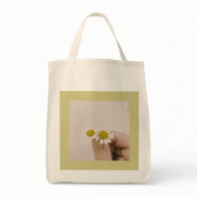 “Fingertip Daisy – Soft Botanical Tote Bag”