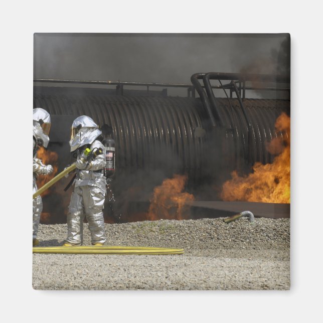 Firefighters neutralise a live fire magnet (Front)