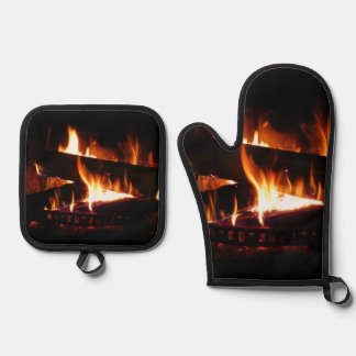 Fireplace Warm Winter Scene Photography Oven Mitt & Pot Holder Set