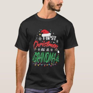 First Christmas As A Grandma New Grandmother 1St C T-Shirt
