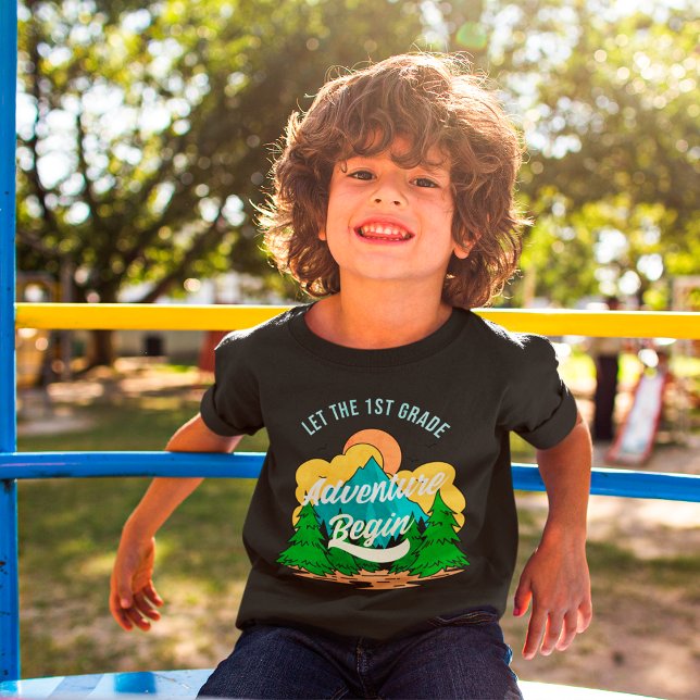 First Day Of School 1st Grade Teacher Appreciation T-Shirt (Front)