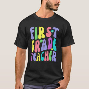 First Grade Teacher Retro Groovy 1st Grade Teachin T-Shirt
