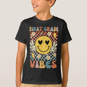 First Grade Vibes 1st Grade Retro Teacher 1st Day  T-Shirt