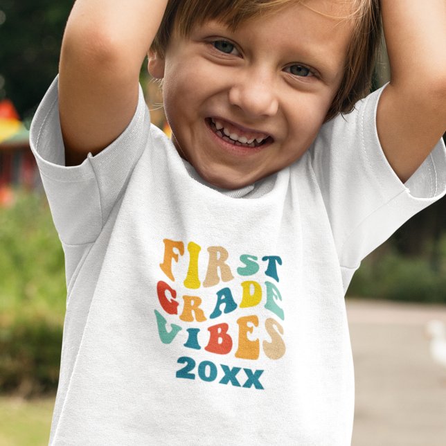 First Grade vibes back to school retro  T-Shirt (Creator Uploaded)