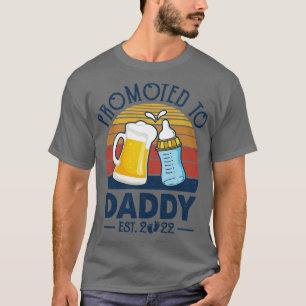 First Time Dad Promoted To Daddy 2022 Fathers Day T-Shirt