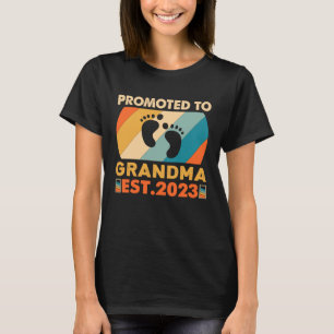 First Time Grandma 2023 Vintage Promoted To Grandm T-Shirt