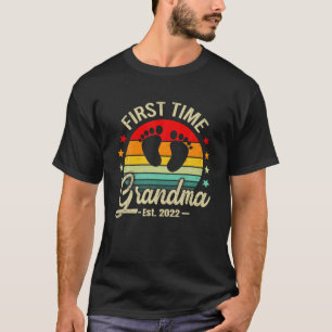 First Time Grandma Est 2022 Women Vintage Soon To T-Shirt