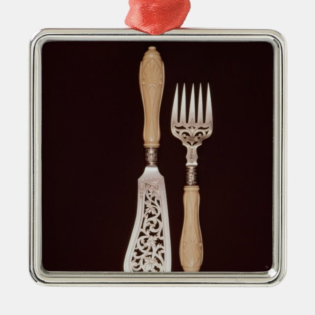 Fish-servers with carved ivory handles metal tree decoration (Front)