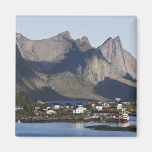Fishing village Reine, Moskenesoy island, Magnet