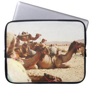 FIVE CAMELS ON FIELD LAPTOP SLEEVE
