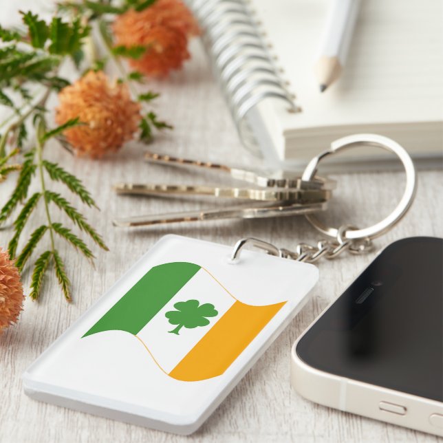 Flag And Shamrock Key Ring (Front Right)