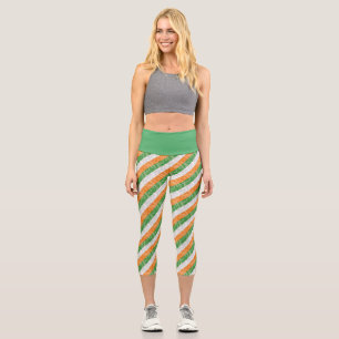 Flag of Ireland with shamrocks pattern Capri Leggi Leggings