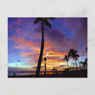 Flaming skies over Waikiki beach Postcard