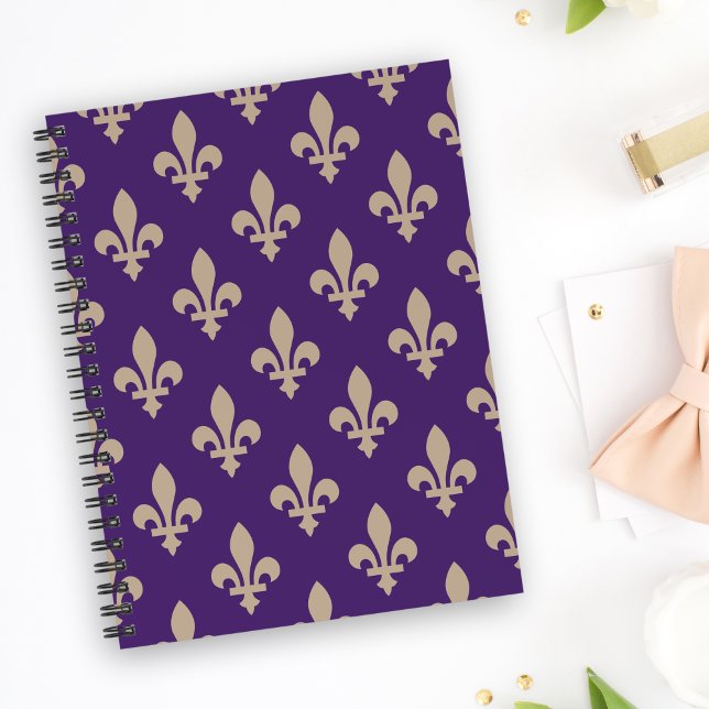 Fleur de Lis Pattern, Royal French Cream on Purple Planner (Creator Uploaded)