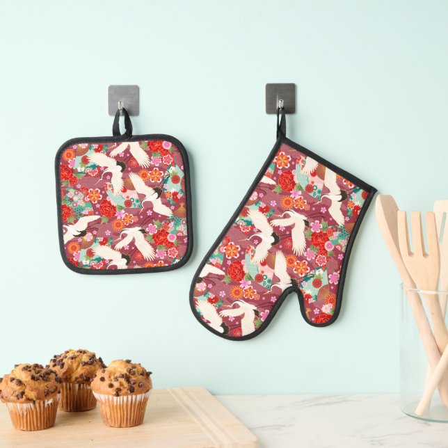 Flight of the Cranes Red Oven Mitt & Pot Holder Set (Insitu(Hanging))