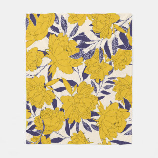 floral and leaf seamless pattern fleece blanket