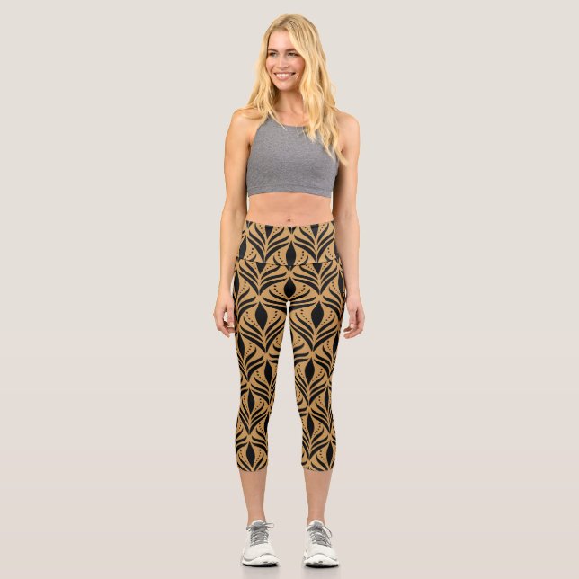 Floral Damask: Elegant Vintage Capri Leggings (Front)