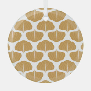 Floral damask: vintage seamless pattern. glass tree decoration
