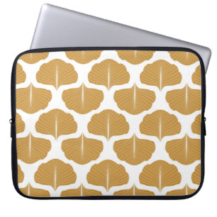 Floral damask: vintage seamless pattern. laptop sleeve
