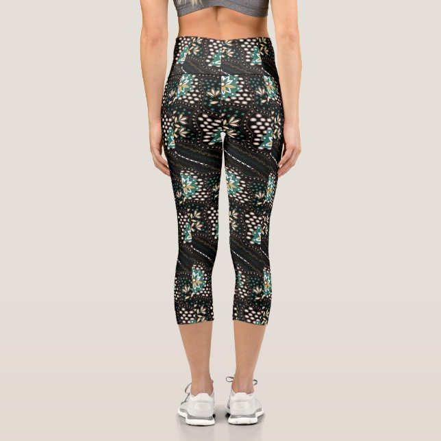 Floral Pattern  Capri Leggings (Back)