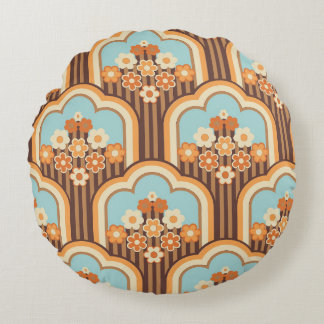 Floral Retro: 70s Wallpaper Revival Round Cushion